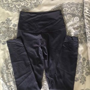 Beyond Yoga compression leggings. Great condition.